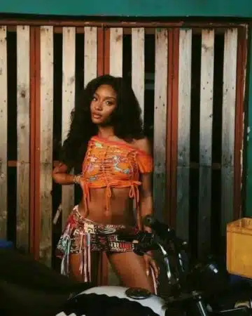 Ayra Starr – Commas Mp3 Download