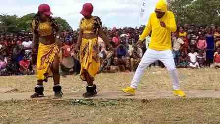 Yamalaza ft Alifatiq - Pa Vilimba Mphondolo Mp3 Download
